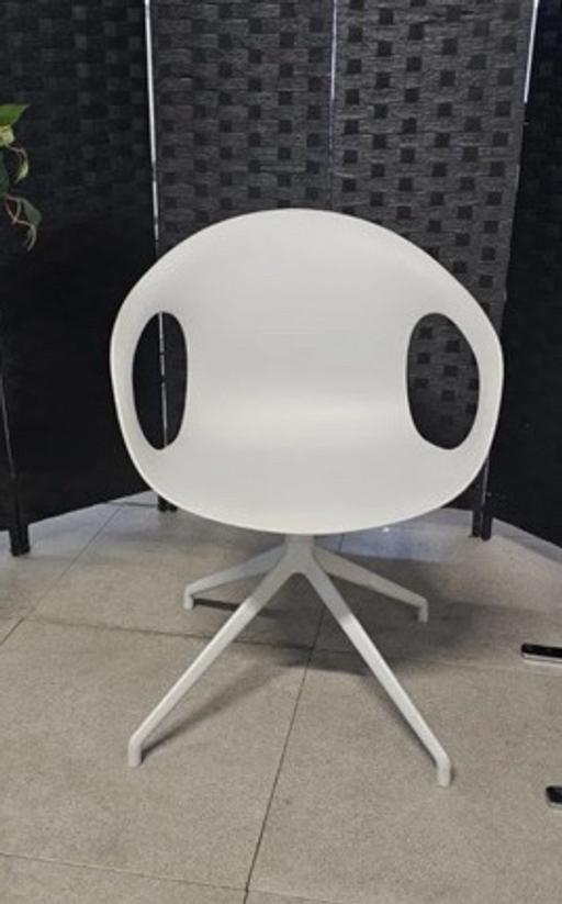 Buy & Sell Waddon South East London - Photos for KIN204 Allemuir Plastic Swivel KIN arm chair)
