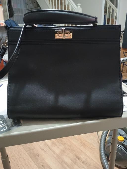 Buy & Sell Plaistow East London - Photos for Ladies black leather bag
