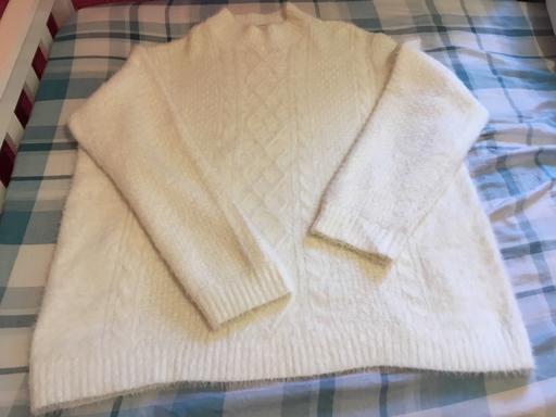 Buy & Sell Woodcross Wolverhampton - Photos for Ladies Nice Soft Fluffy Jumper Size XL
