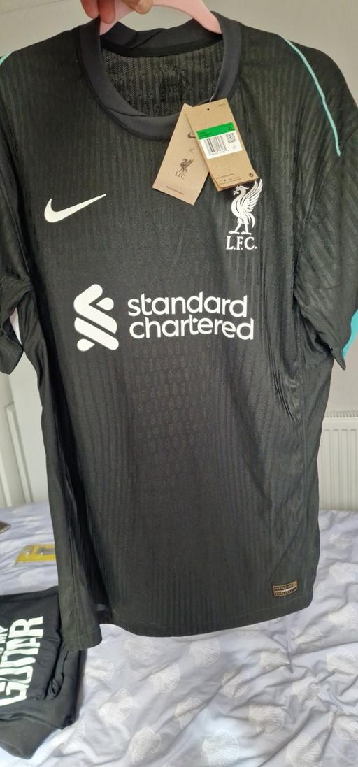 Buy & Sell Northampton West Northamptonshire - Photos for Brand New Genuine LFC Tshirt size XL
