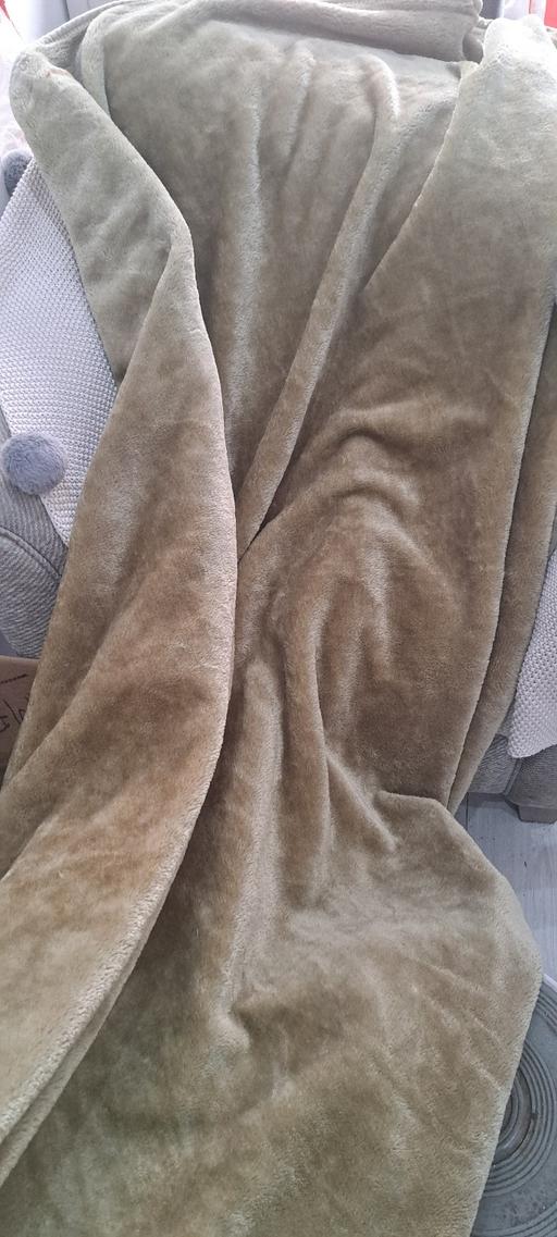 Buy & Sell Sutton Coldfield Birmingham - Photos for Large Blanket