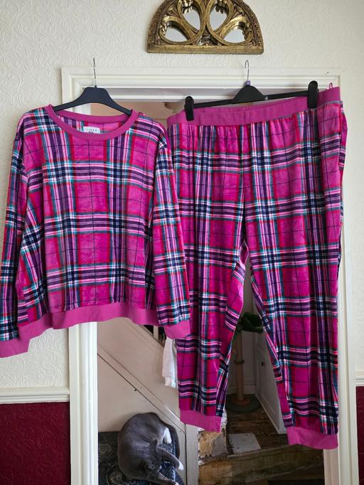 Buy & Sell Holly Hall Dudley - Photos for LINEA SUPER SOFT LADIES PYJAMAS SZ 24/26