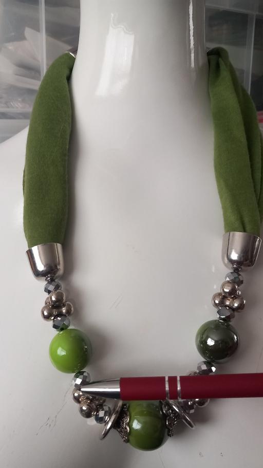 Buy & Sell Thatto Heath Saint Helens - Photos for 06 large costume jewellery statement necklace