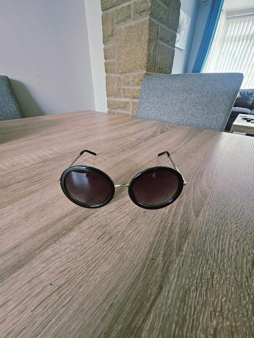 Buy & Sell Newton Doncaster - Photos for Sunglasses..like new