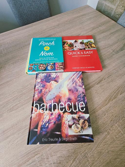 Buy & Sell Newton Doncaster - Photos for 3 assorted cookery books.