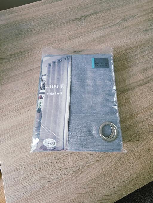 Buy & Sell Newton Doncaster - Photos for Shimmer eyelet panel..size 55 x 90 inches