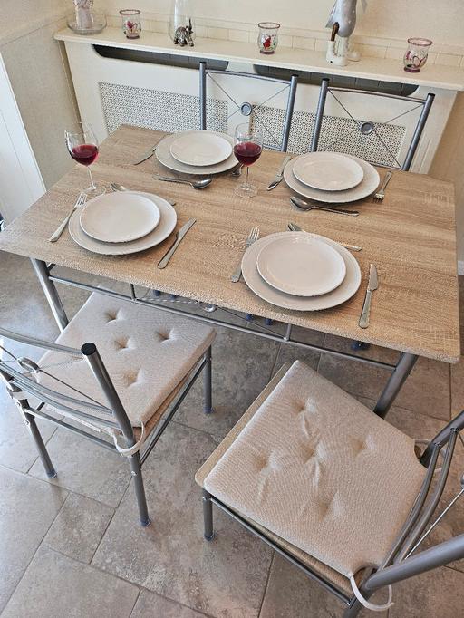 Buy & Sell Brockmoor Dudley - Photos for Dining table with chairs
