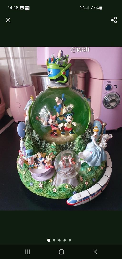 Buy & Sell Upper Gornal Dudley - Photos for large Disney snowglobe 4 parks exclusive