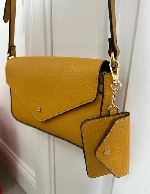 Buy & Sell Cannock Cannock Chase - Photos for Assesorize Yellow Handbag & Purse