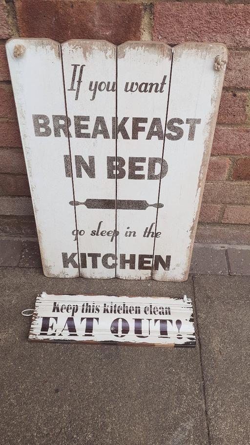 Buy & Sell Leagrave Luton - Photos for 2 x Wooden Signs(LU33BY)