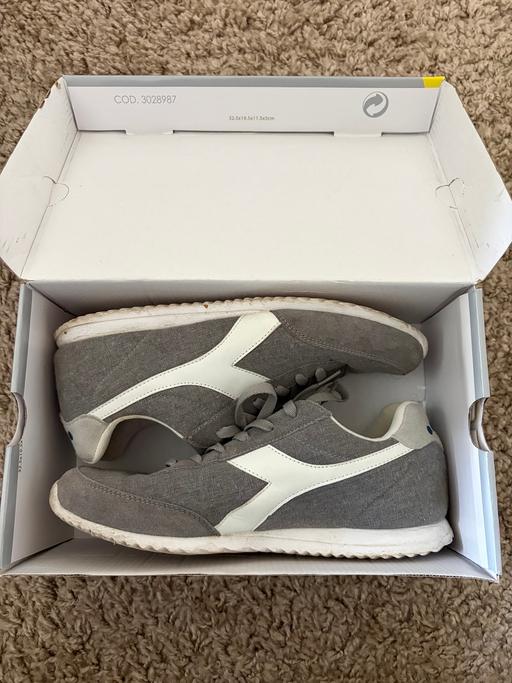 Buy & Sell Pembury Tunbridge Wells - Photos for Men's Jog Light Diadora Trainers, UK 9.5 Grey