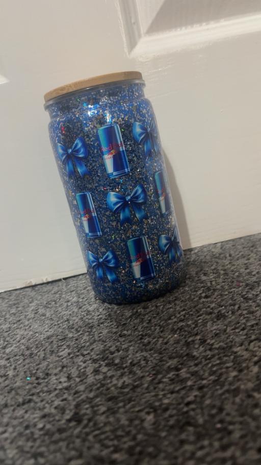 Buy & Sell Ocker Hill Sandwell - Photos for Red bull no globe tumbler