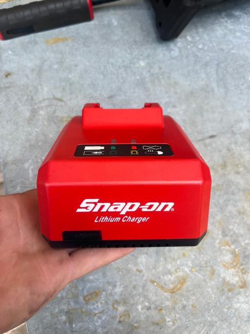 Buy & Sell Grafton Street Industrial Estate West Northamptonshire - Photos for Snap on battery charger
