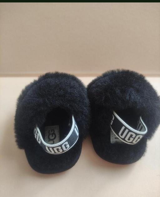 Buy & Sell Grafton Street Industrial Estate West Northamptonshire - Photos for UGG fluff yeah slipper