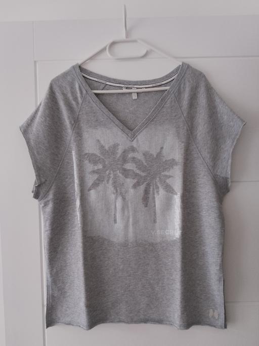 Buy & Sell Saint Marys Island Medway - Kent - Photos for Victoria's Secret sweatshirt
