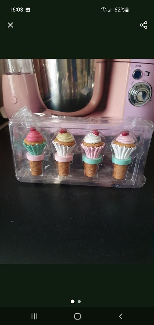 Buy & Sell Upper Gornal Dudley - Photos for novelty cupcake bottle stopper set