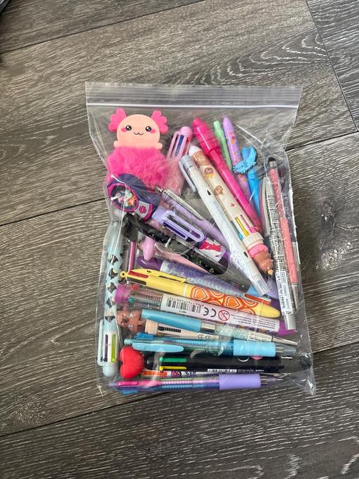 Buy & Sell Woodsetton Dudley - Photos for Bag of mixed pens