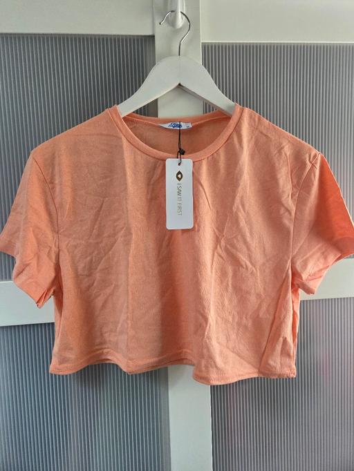 Buy & Sell Weston Point Halton - Photos for 🌟NEW🌟 Size M cropped tshirt