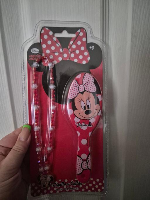 Buy & Sell Crumpsall Manchester - Photos for new Minnie Mouse Brush & Necklace Set