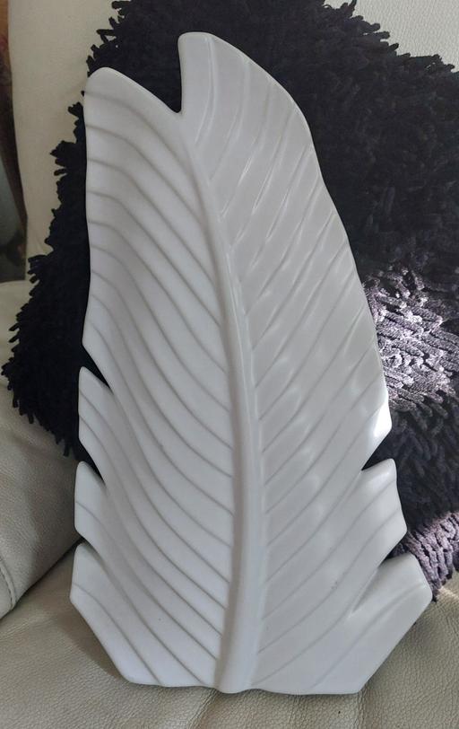 Buy & Sell Quine`s Hill Douglas - Photos for BEAUTIFUL NEW LARGE WHITE CERAMIC VASE