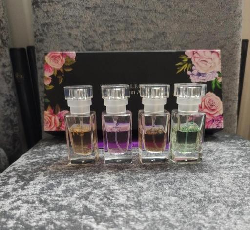 — Perfume pack