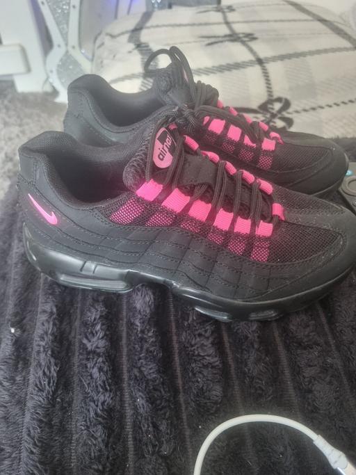 Buy & Sell Dudley Town Centre Dudley - Photos for trainers