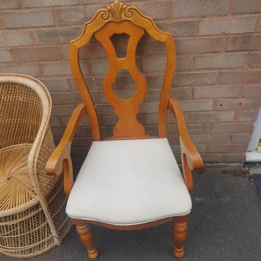 Buy & Sell Pensnett Dudley - Photos for Throne Chair & 3 Old Barstools, Good Con.