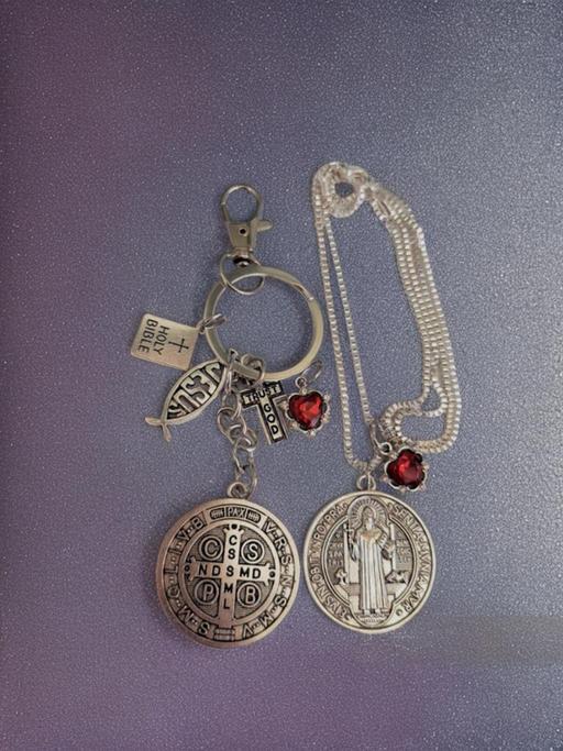 Buy & Sell Newtown Blaenau Gwent - Photos for Jewellery set St Benedict necklace & keyring 