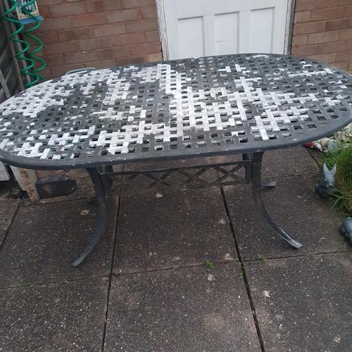 Buy & Sell Pensnett Dudley - Photos for 5ft x 3ft , 30 in High , Heavy Metal Table .