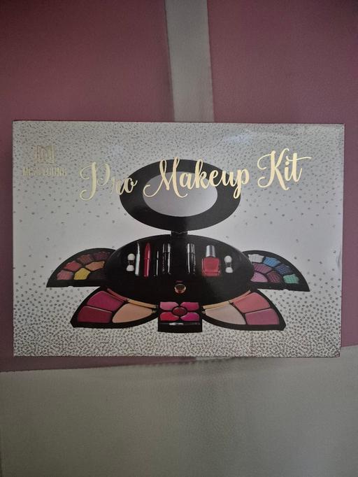 Buy & Sell Crumpsall Manchester - Photos for new Pro Makeup Kit 34pc Set