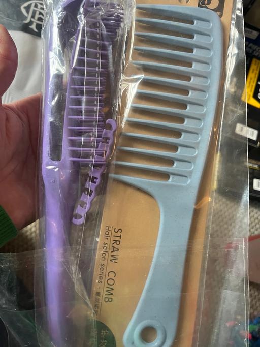 Buy & Sell Wednesfield Wolverhampton - Photos for Detangling brush comb set