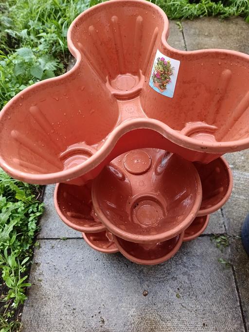 Buy & Sell Peckham South East London - Photos for X5 stackable flower pots