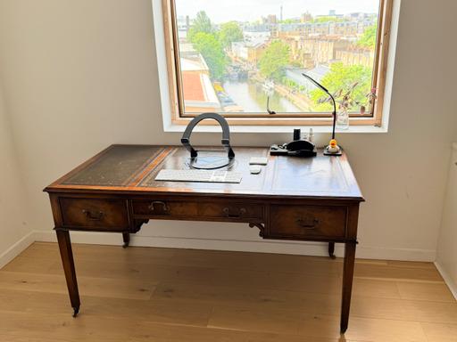 Buy & Sell De Beauvoir Town North London - Photos for A beautiful antique writing desk