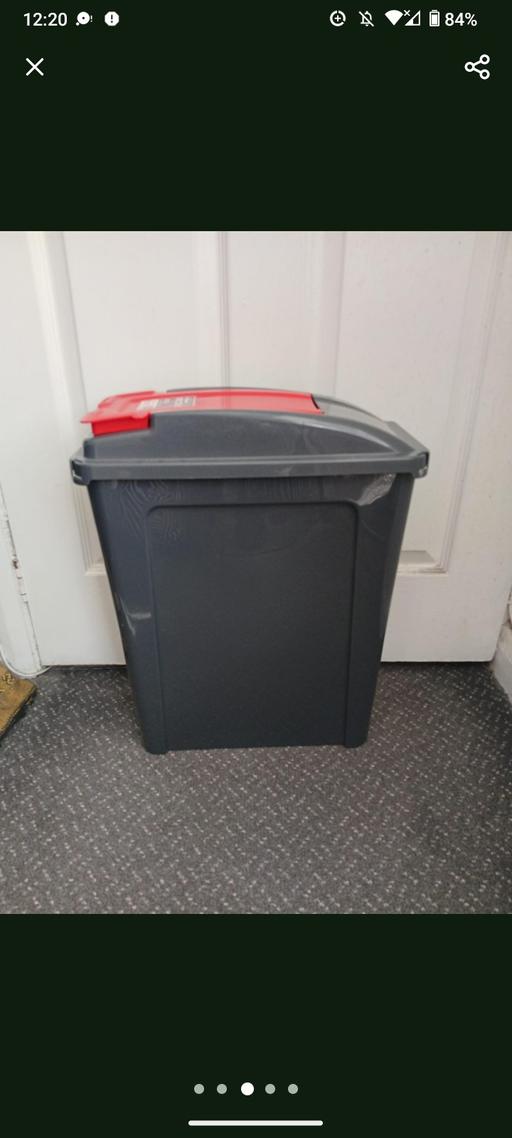  — Plastic slim bin