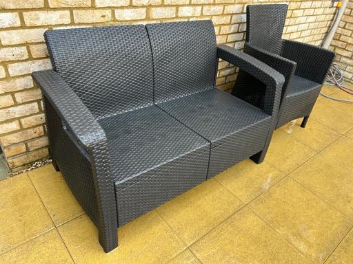 Buy & Sell Cambridge Cambridgeshire - Photos for Keter 2 Seater Rattan Bench & Rattan Chair