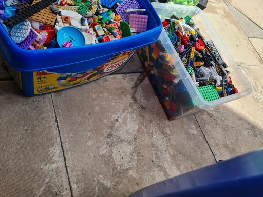 Buy & Sell Coseley Dudley - Photos for large lego bundle