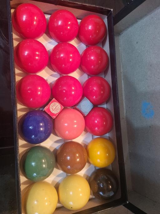 Buy & Sell Addington Village Station South East London - Photos for Snooker & billiard ball set boxed vintage £10