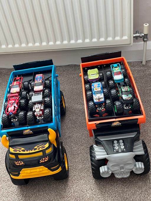 Buy & Sell Warmfield Wakefield - Photos for 2X MONSTER TRUCKS WITH VEHICLES