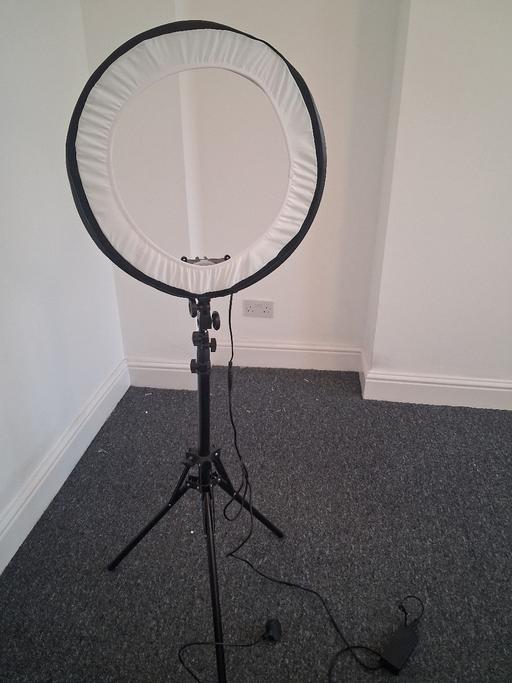 Buy & Sell North Kensington West London - Photos for Neewer Ring light with Cables