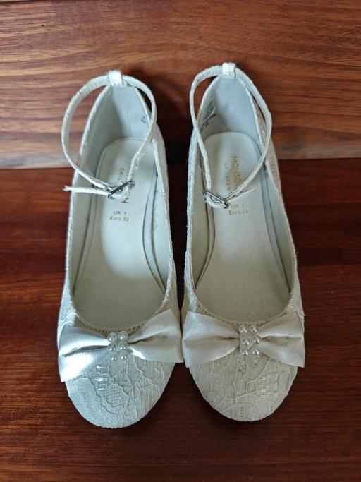 Buy & Sell Reigate Reigate and Banstead - Photos for Girl's special occasion shoes size 1 / EU 33