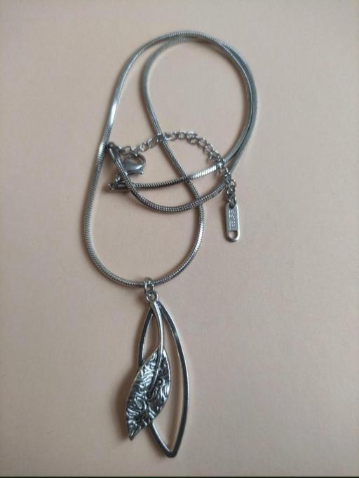 Buy & Sell Grafton Street Industrial Estate West Northamptonshire - Photos for Beautiful necklace chain