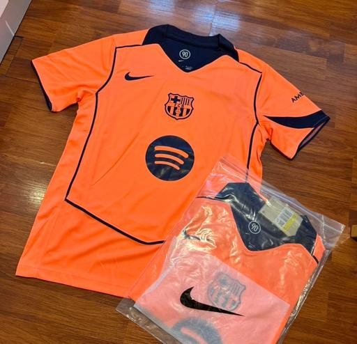 Buy & Sell Battersea South West London - Photos for Barcelona orange kit