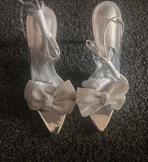 Buy & Sell Stechford Birmingham - Photos for Silver Bow Heels