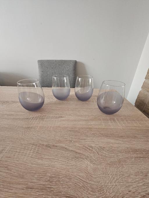 Buy & Sell Newton Doncaster - Photos for Set of 4 clear and purple glasses.