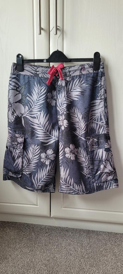 Buy & Sell Great Houghton Barnsley - Photos for Patterned khaki shorts