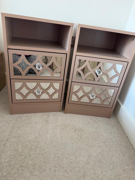 Buy & Sell The Hyde North West London - Photos for 2 bedside tables
