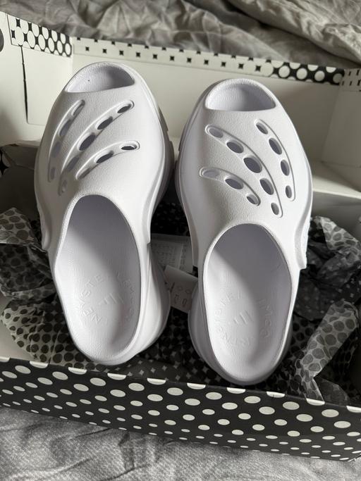 Buy & Sell Fishermead Milton Milton Keynes - Photos for Stella McCartney x Adidas clogs. BNIB