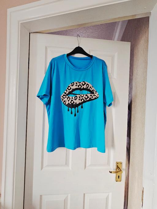 Buy & Sell Newton Doncaster - Photos for T-shirt size 18/20.