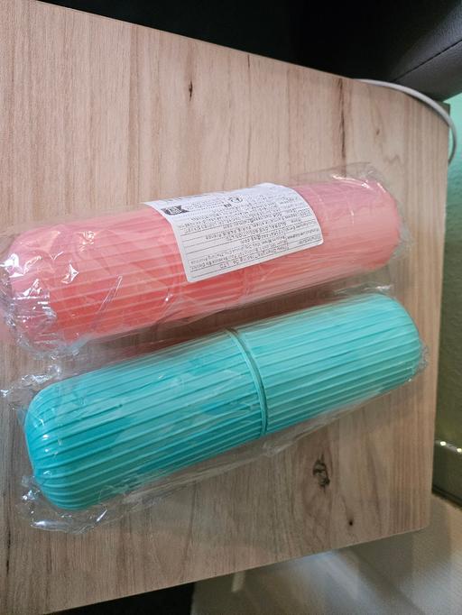  — BN 2 x travel toothbrush/cosmetic case tubes