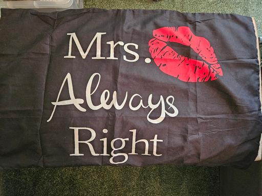 Buy & Sell Broomhill Cannock Chase - Photos for BN mrs always right & mr right pillowcases